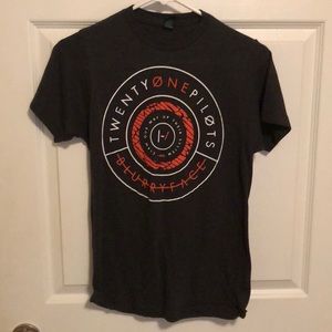 5/$25  Twenty one pilots t-shirt